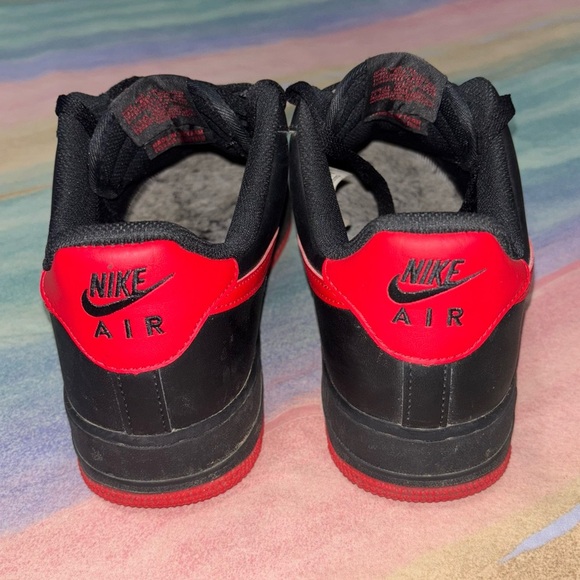 Nike Air Force 1 Low '07 Black Red Bred! Men’s size 11 - Picture 5 of 8